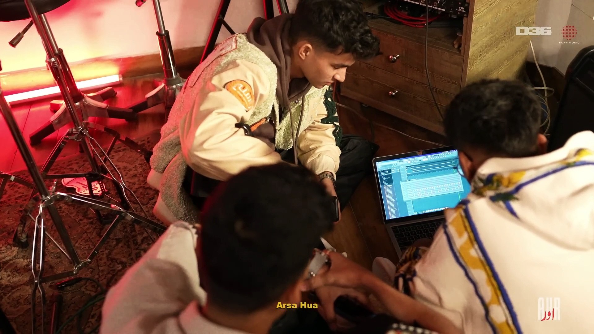 ⁣Tu Hai Kahan (feat. ZAYN) (Official Music Video)