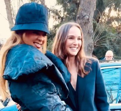 Rihanna croise Natalie Portman à la Fashion Week