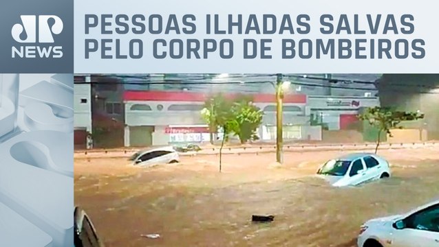 Temporais causam alagamentos e arrastam veículos em Belo Horizonte