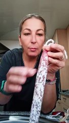 ¡Increíble truco para quitar la piel del fuet en un solo tirón! 🎯