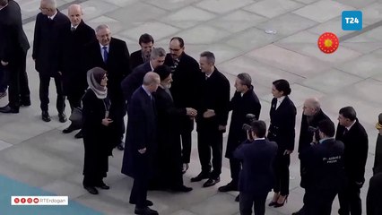 İran Cumhurbaşkanı, Hafize Gaye Erkan'ın elini sıkmadı