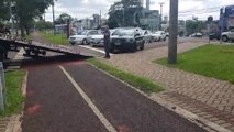 Ecosport fica danificada após acidente na Avenida Tancredo Neves