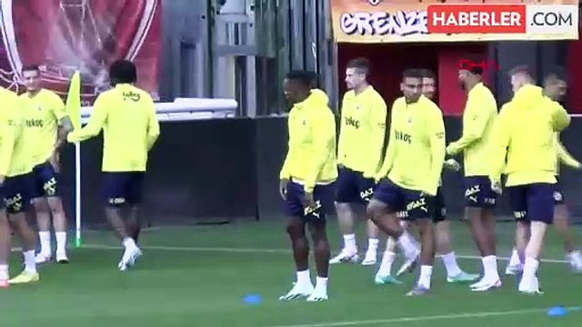 Fenerbahçe'de sürpriz gelişme! Djiku, uçaktan iner inmez RAMS Başakşehir maçının kadrosuna alındı