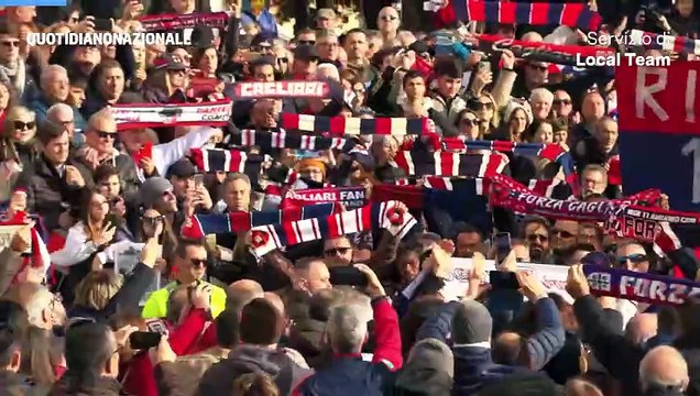 L'arrivo del feretro di Gigi Riva alla basilica di Bonaria