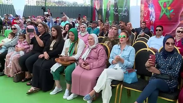 Ouvrir appأداء رائع لتلامذة زينيث سكول لنداء الحسن، مع الفنانة #رشيدة_طلال إحتفالات المسيرة الخضراء لسنة 2022