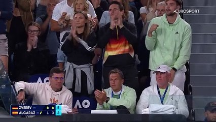 Impressionnant face à un pâle Alcaraz, Zverev a fait déjouer l'Espagnol : le résumé du match