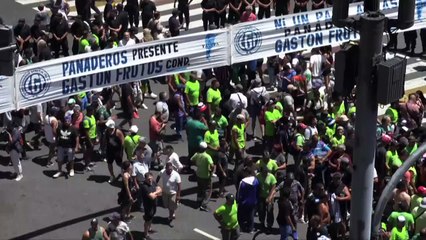 Milei enfrenta primeira grande greve 45 dias após posse