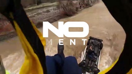 شاهد: إنقاذ سيدة أمضت 15 ساعة فوق مركبة مقلوبة مغمورة بالمياه