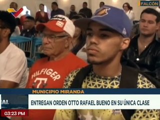 Gobernador de Falcón Víctor Clark realiza entrega de galardones a los atletas de la entidad