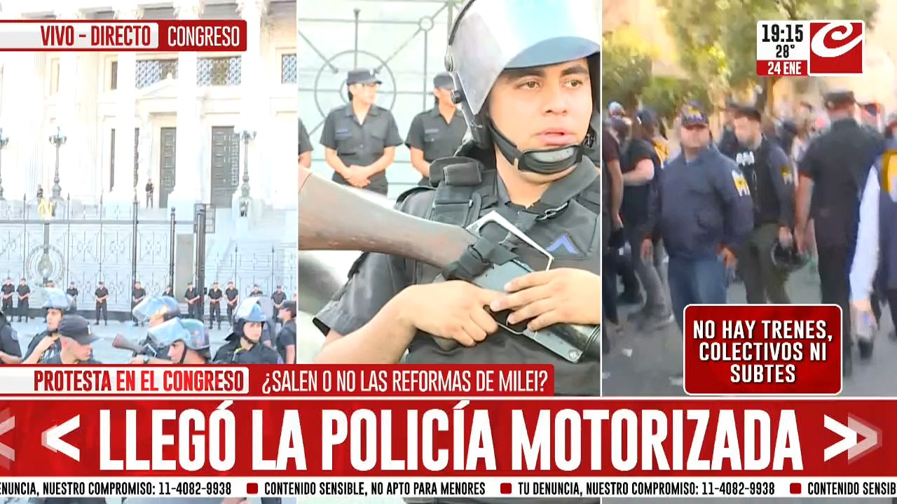 Tensión entre la policía y los pocos manifestantes que quedaron en el Congreso