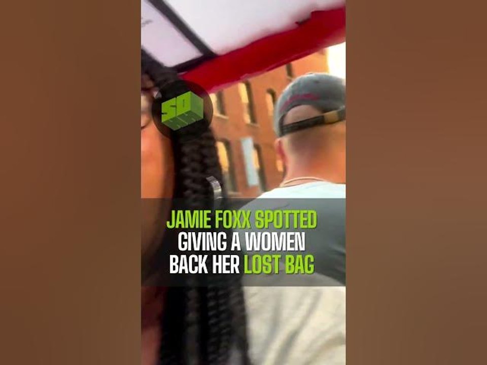 Jamie Foxx Spotted Giving A Women Back Her Lost Bag