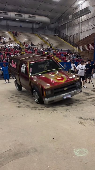 Chevy Blazer goes WILD during the Low Rider Hopping Competition at Texas Heat Wave!