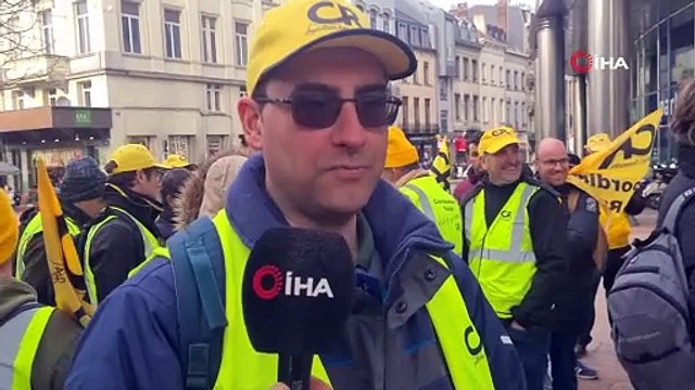 Avrupa Parlamentosu önünde çiftçilerden protesto