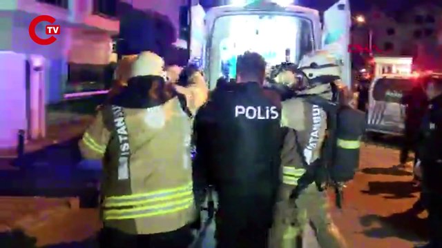 Kadıköy'de 10 katlı binada yangın: 4 kişi hastaneye kaldırıldı