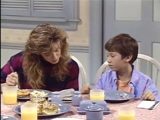 ALF 81 rokonból is meg árt a sok