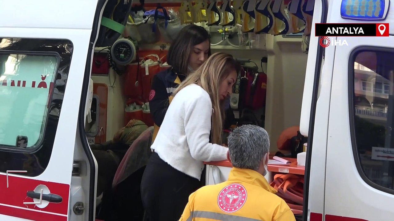 Antalya'da yangın: Canlarını zor kurtardılar