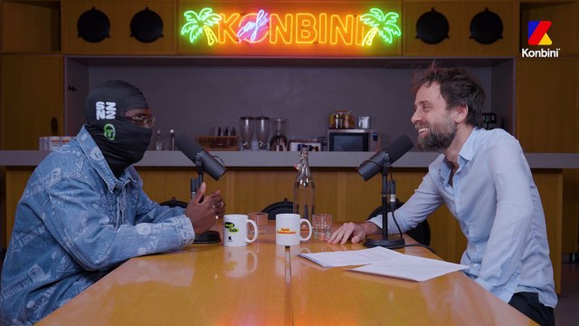 Kerchak fait tester sa cagoule à David Castello Lopes dans Small Talk (et c'est pas le même flow )