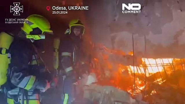شاهد: قصف روسي يصيب 6 أشخاص ويخلف دماراً بمبانِ سكنية في أوديسا