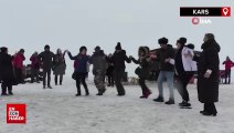 Kars’ta buz üstünde Kafkas dansı