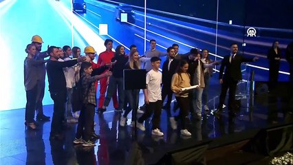 AKP'nin İstanbul toplantısında 'Bu son olsun' şarkısı çaldı