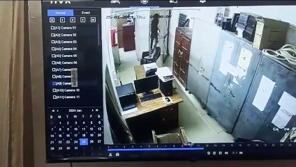 VIDEO : महज 9 सेकंड में गार्ड को कमरे में बंद कर भाग निकले 6 बाल अपराधी