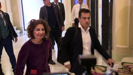 Gobierno y PSOE reprenden a Page mientras que Feijóo censura que se le "humille"