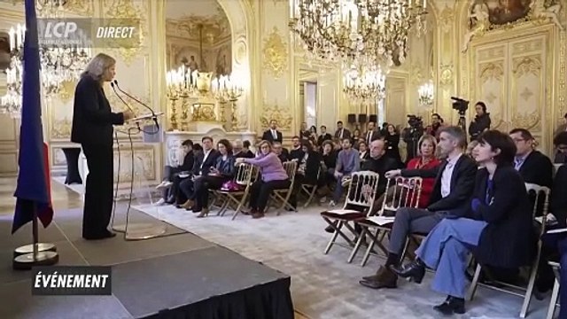 Regardez la Présidente de l'Assemblée, Yaël Braun-Pivet, très agacée d'être interrogée sur la hausse de 300 euros des frais des députés : Ce n'est pas ce que vous dites, mais c'est ma réponse !