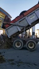 Colère agricole : à Agen, les manifestants accentuent la pression devant la gare