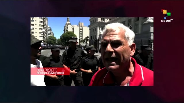 Manifestantes expresan su descontento ante plan de Gobierno de Milei
