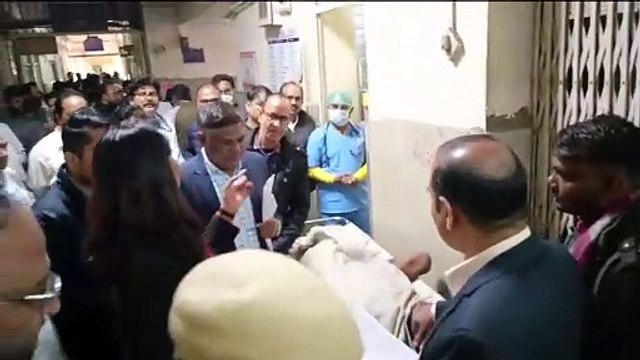 संभागीय आयुक्त ने किया अस्पतालों का निरीक्षण, मरीजों एवं तीमारदारों से संवाद