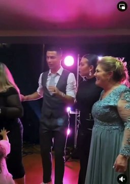 Georgina Rodríguez regañó a CR7 por una risa descontrolada en plena fiesta.