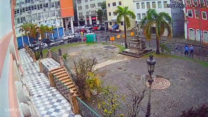 Vídeo mostra momento em que prédio do antigo restaurante Colon desaba