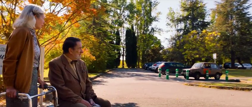 Bande-annonce Les Vieux Fourneaux. Classée n°2 sur Netflix, cette comédie française destinée à vos grands-parents explose tout, même les gros films d'action américains