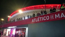 Así recibieron los colchoneros a los jugadores del Atlético de Madrid en el Autobus en cuartos de Copa contra el Sevilla FC