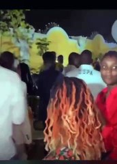 Le célèbre humoriste congolais Herman Amisi s'est fiancé à Carole Nyakeru