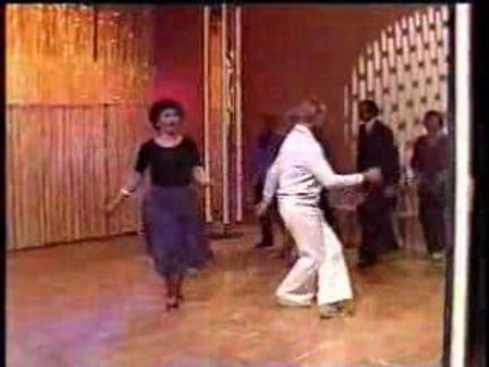 Le DISCO:petit cours de danse en finlandais