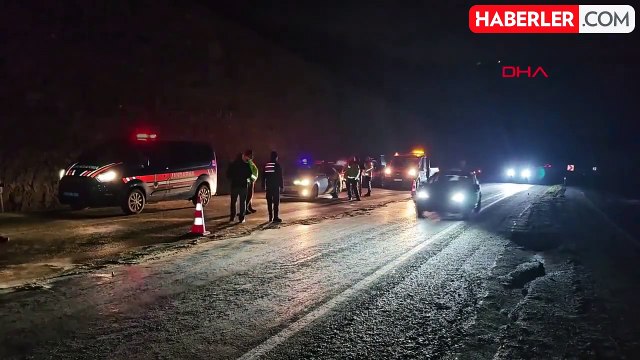 Zonguldak'ta Otomobil Kontrolden Çıkarak İstinat Duvarından Düştü: 2 Ölü, 1 Yaralı