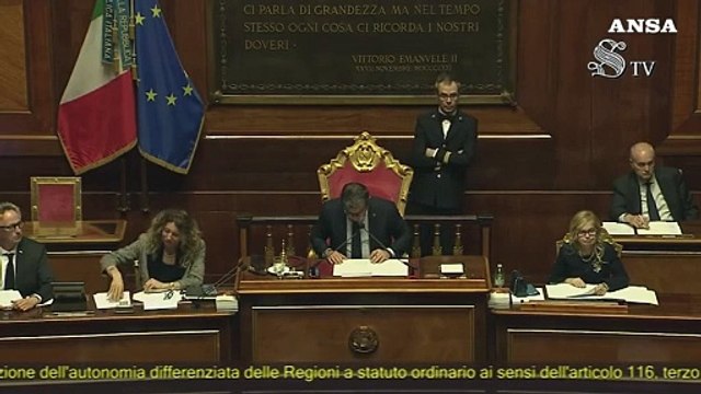 Autonomia, opposizione intona Inno di Mameli durante la votazione in Senato