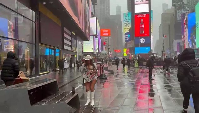 NYC Snow Walk 2024 - Snowfall in New York City 4K NYC Snow Walk in Manhattan ASMR