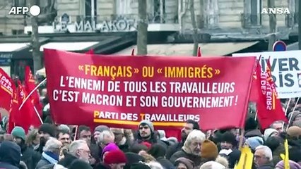 Macron la spunta, Corte boccia la destra sull'immigrazione