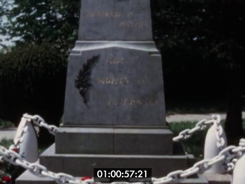 Roué Francis-Plouzevede-Monument aux morts
