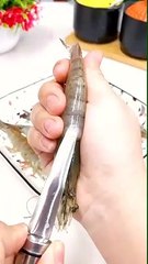 The Way Peeling Shrimp