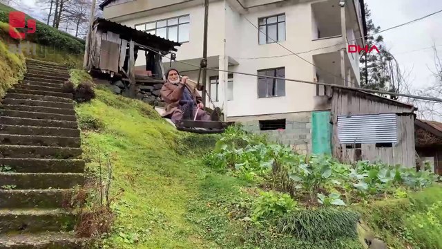 Evine 35 yıldır ilkel teleferikle ulaşıyor