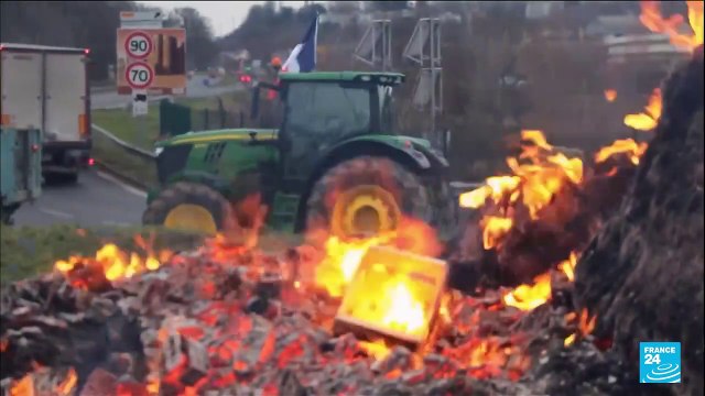French farmers block highways around Paris as protest reach capital