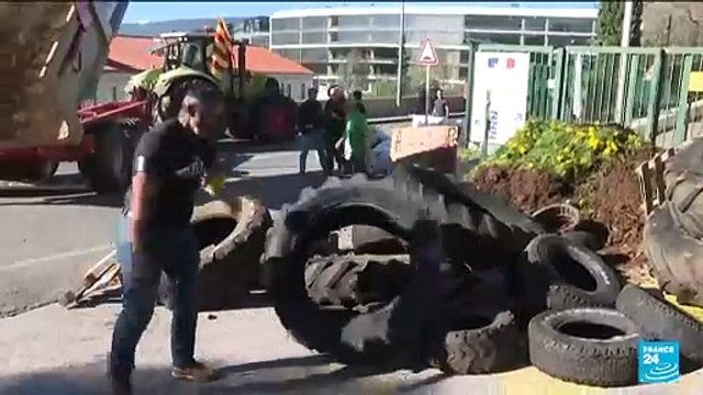Agriculteurs français en colère : deux syndicats agricoles appellent au blocus de Paris