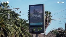 Caldo anomalo in Spagna, a Valencia c'e' chi va in spiaggia