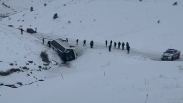 Sivas'ta otobüs kazası: Çok sayıda yaralı var