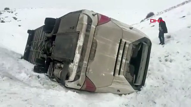 Sivas'ta otobüs kazası: Çok sayıda yaralı var