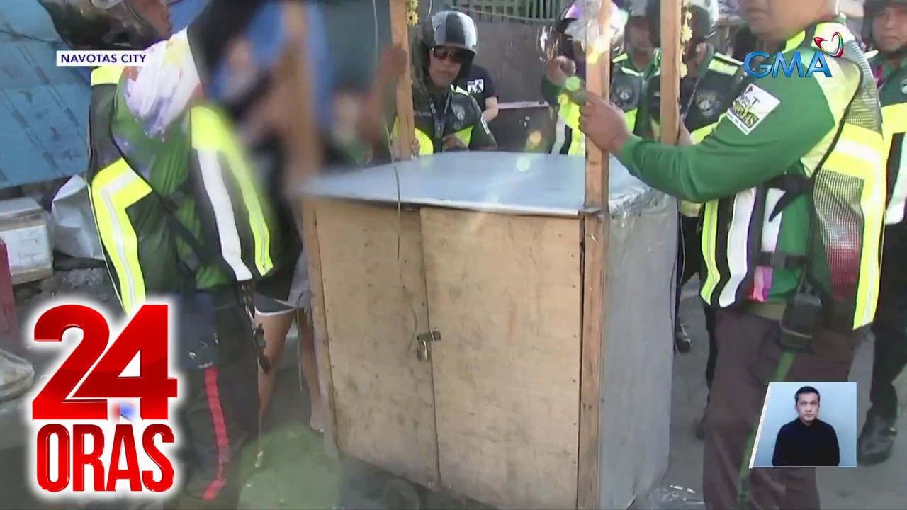 Mga nakaharang sa bangketa't kalsada kabilang ang mga alagang manok, pinagsisita sa Navotas City | 24 Oras