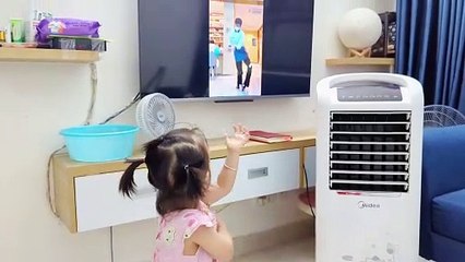 1.5 years old baby girl Miss Galaxy dancing "Kemusan"